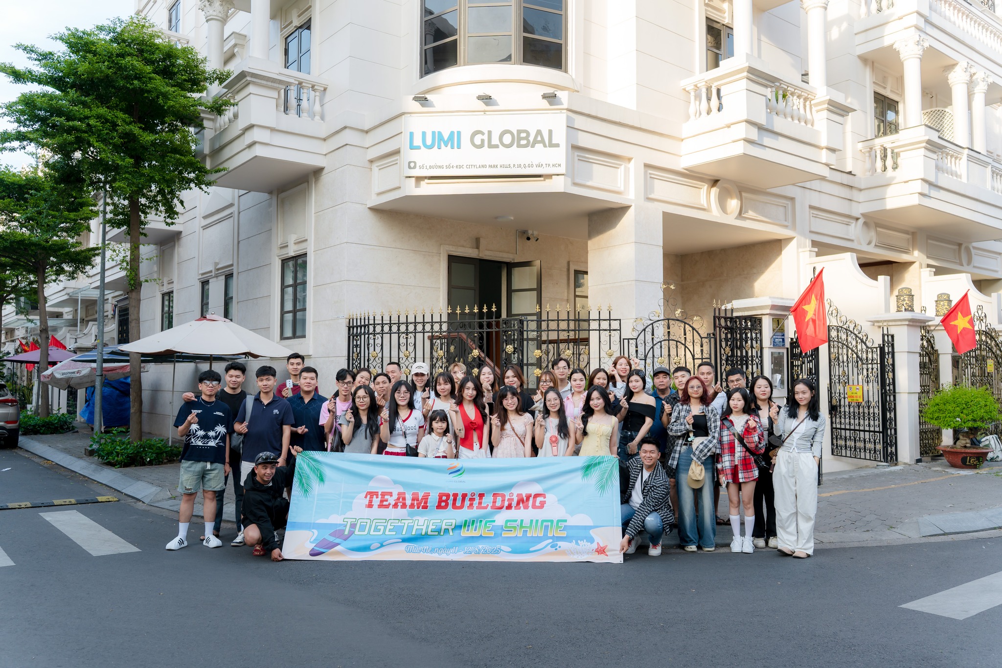 CÔNG TY TNHH THƯƠNG MẠI VÀ DỊCH VỤ LUMI GLOBAL